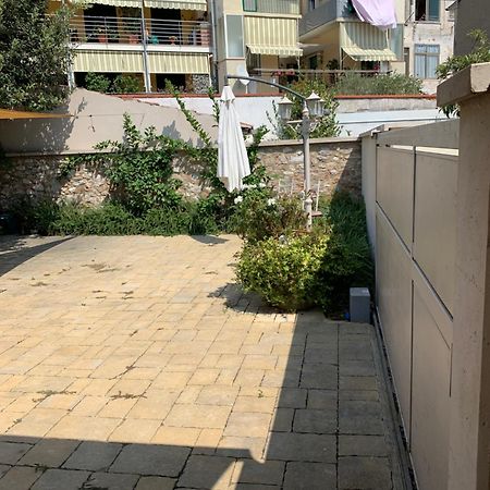 Elegante Villetta Viareggio Bagian luar foto