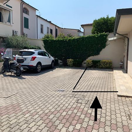 Elegante Villetta Viareggio Bagian luar foto
